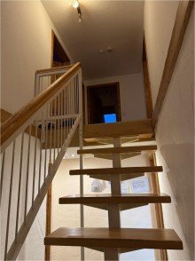 Treppe Kapitalanlage mit Struktur: 206 m� Maisonette, vermietet, modernisiert