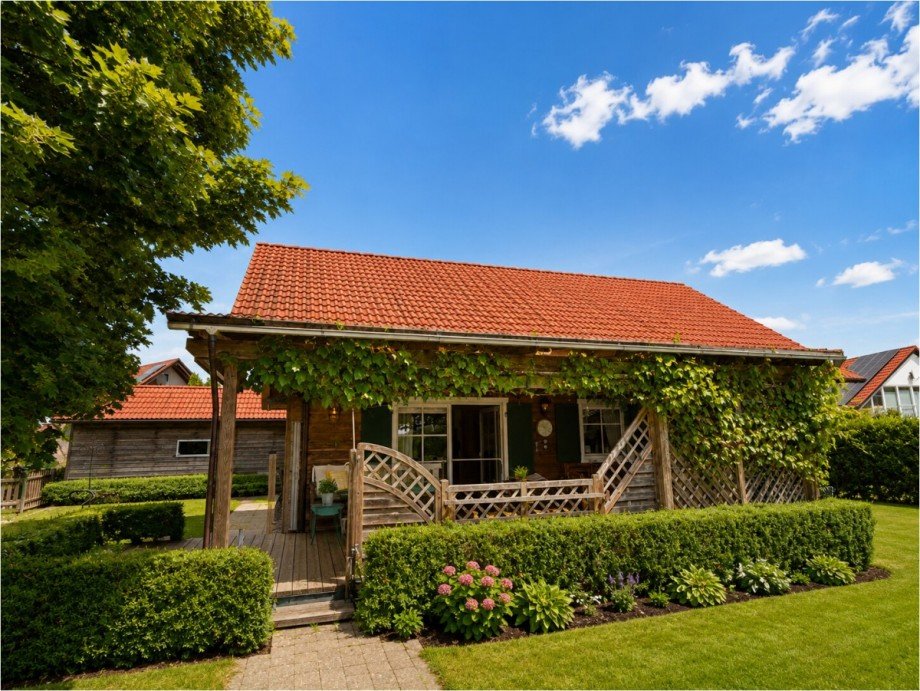 Hausansicht S�den mit Pergola Einfamilienhaus Breitenthal