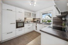 Einbauk�che Verkauft � Gepflegtes Reiheneckhaus mit Garage und Carport