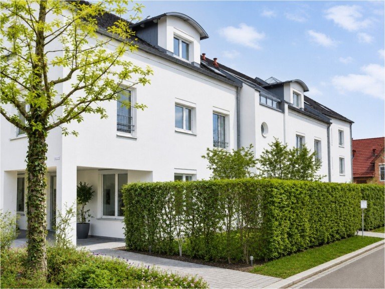 Hausansicht Langweid am Lech Etagenwohnung Wohngl�ck mit Aussicht - gepflegte Wohlf�hlwohnung mit Balkon - Einziehen oder clever investieren
