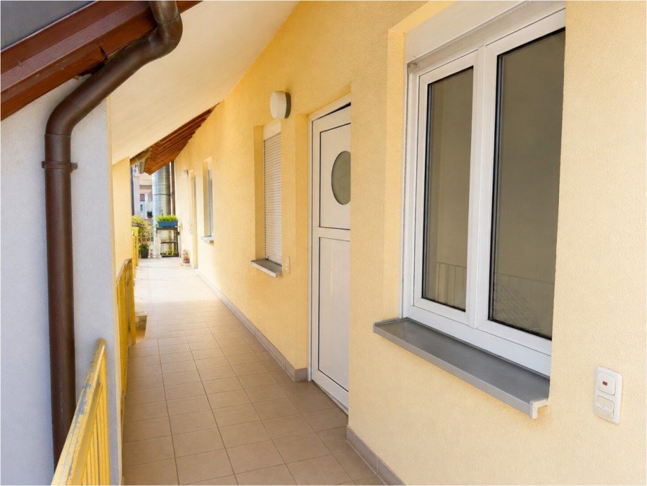 Laubengang Etagenwohnung Burgau