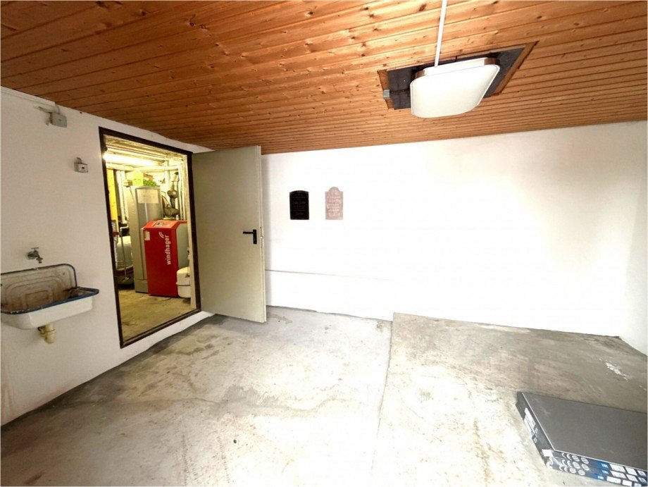 Lagerraum vor Heizung 2 Einfamilienhaus Roggenburg / Schie�en
