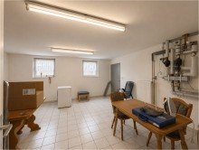 Einliegerwohnung Hobbykeller mit Au�entreppe Wo Wohntr�ume wahr werden-Familienidyll mit Einliegerwohnung im ruhigen wundersch�nen Gartenparadies