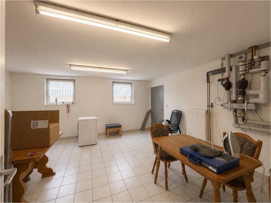 Einliegerwohnung Hobbykeller mit Au�entreppe Einfamilienhaus Kutzenhausen / Maingr�ndel
