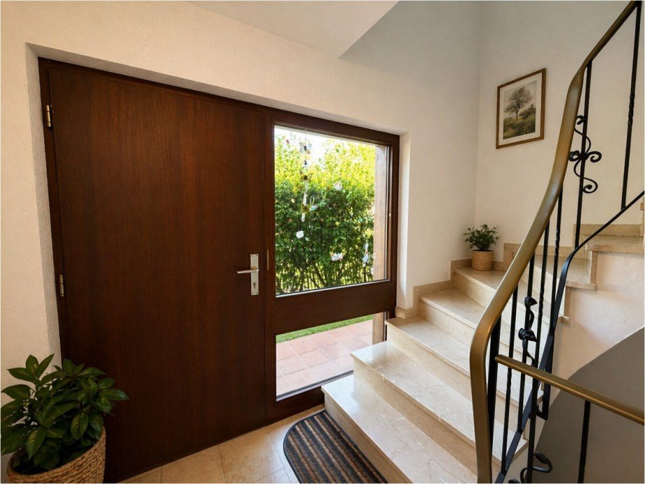 Treppenhaus Erdgeschosswohnung Burgau