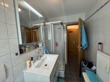 Badezimmer FERIENVERMIETUNG? GERNE! 
SELBSTEINZUG? ABER JA!