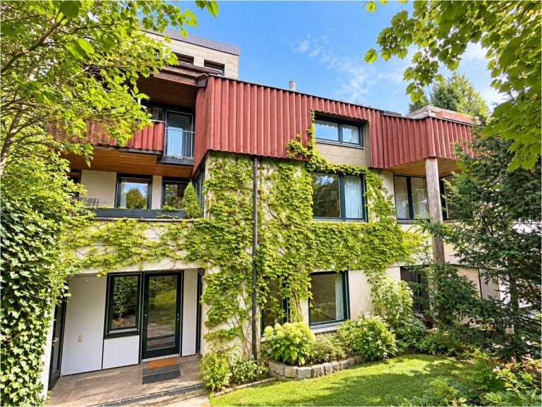 Hausansicht G�nzburg Doppelhaush�lfte Einzeln besonders - gemeinsam einzigartig: DHH mit Charakter, Potenzial & Option aufs ganze Haus