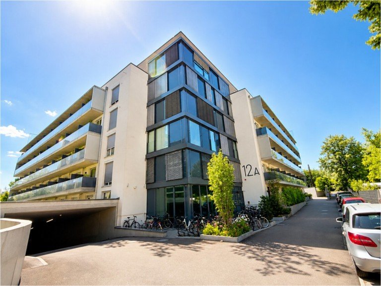 Hausansicht Augsburg Etagenwohnung Modernes Studentenappartement mit TG in Bestlage - Wohnen, Studieren oder clever investieren