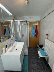 Badezimmer FERIENVERMIETUNG? GERNE! 
SELBSTEINZUG? ABER JA!
