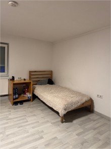 Ruhige Schlaf- und Kinderzimmer im Dachgeschoss Kapitalanlage mit Struktur: 206 m� Maisonette, vermietet, modernisiert
