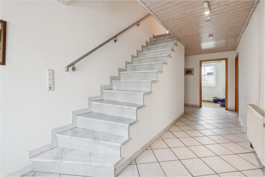 Haupthaus EG Treppenhaus Bauernhaus Burtenbach