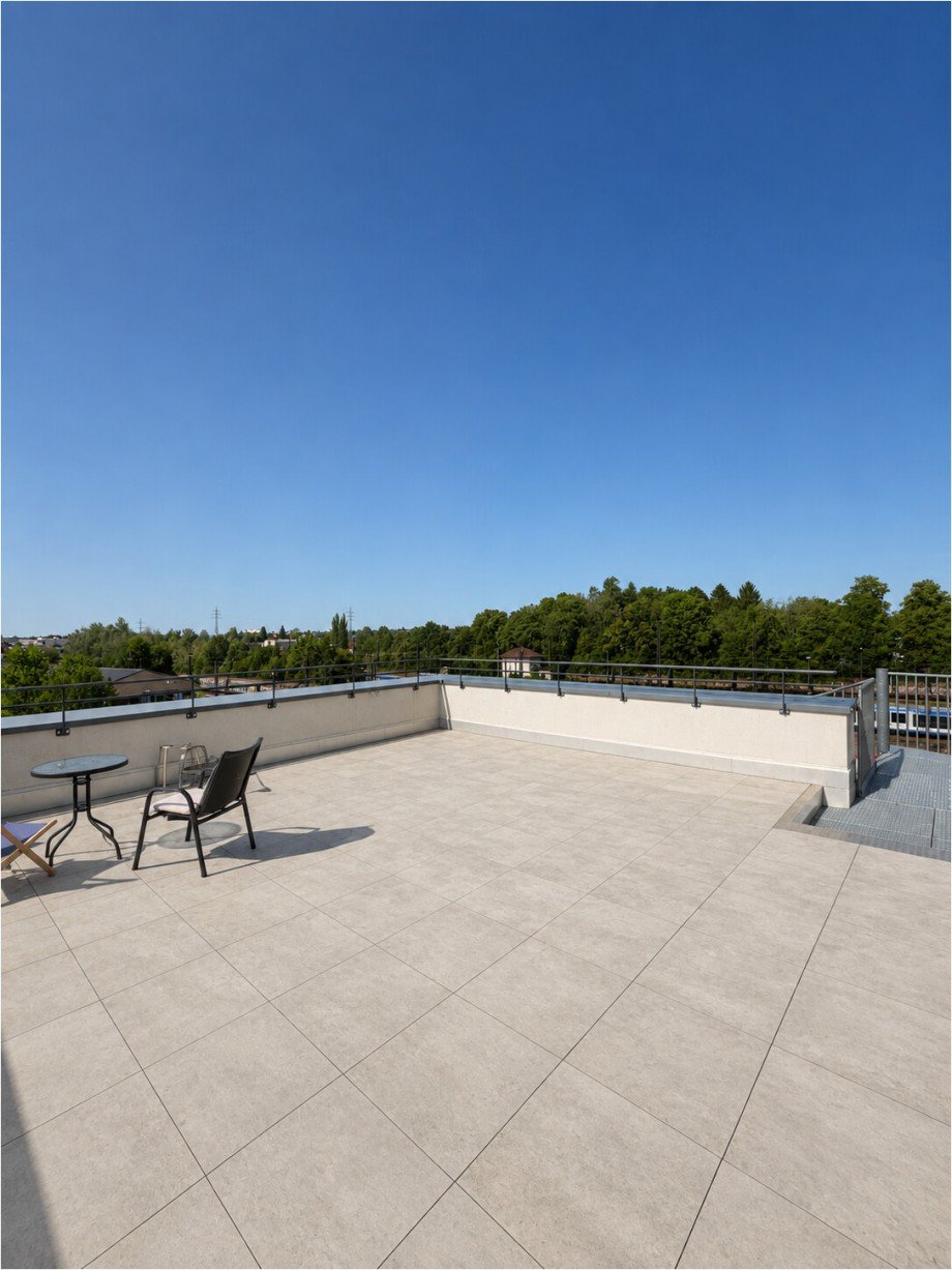 Dachterrasse f�r die Gemeinschaft Etagenwohnung Augsburg