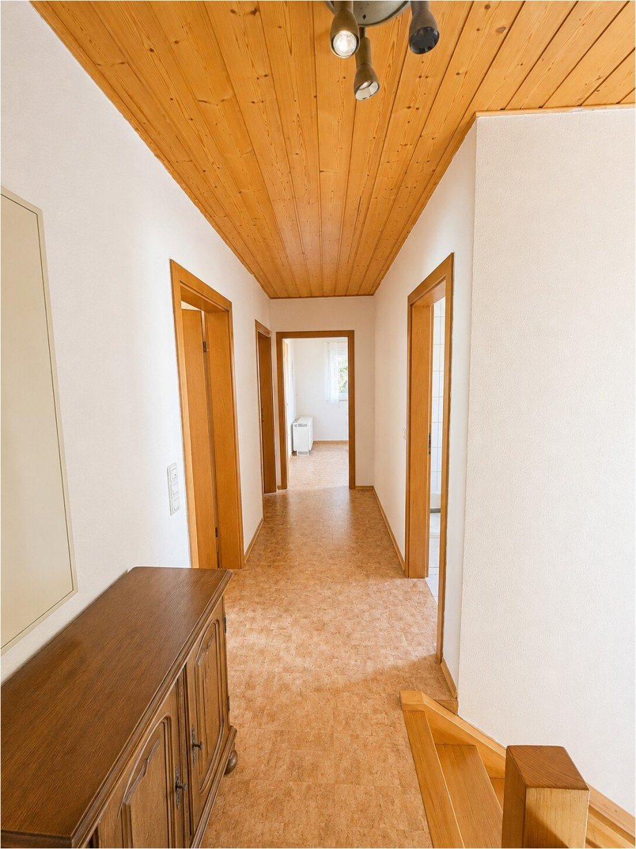 Flur im OG Einfamilienhaus Roggenburg-Schie�en