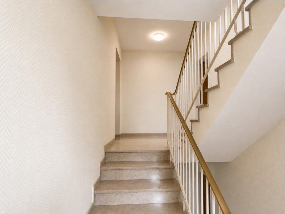 Treppenhaus Etagenwohnung Augsburg