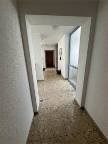 Flur FERIENVERMIETUNG? GERNE! 
SELBSTEINZUG? ABER JA!