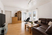 UG rechts Mehrfamilienhaus mit Garage und Stellplatz - Wohnen oder investieren dank freiem DG