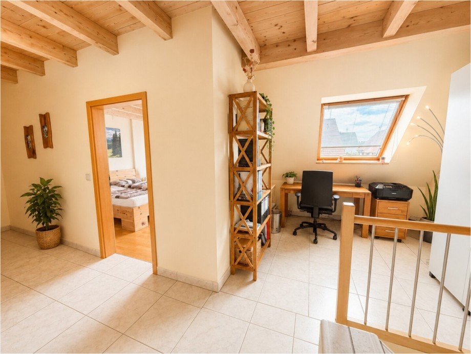 DG B�ro-Lese Ecke Einfamilienhaus Kutzenhausen / Maingr�ndel