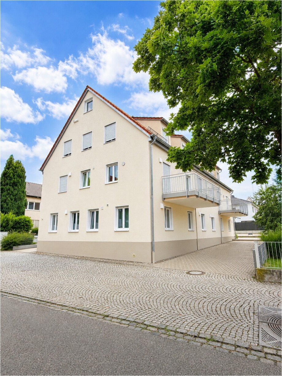 Hausansicht von der Stra�e aus Etagenwohnung Leipheim
