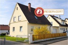 Hauptbild *RESERVIERT* Viel Platz & Möglichkeiten: Haus mit Ausbaupotenzial für Eigennutzer & Handwerker